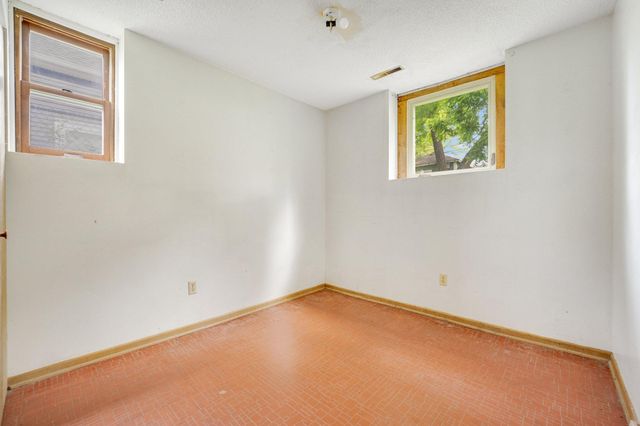 905 Fuller Avenue, Saint Paul, MN 55104