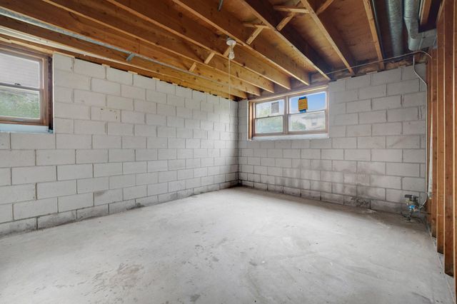 905 Fuller Avenue, Saint Paul, MN 55104