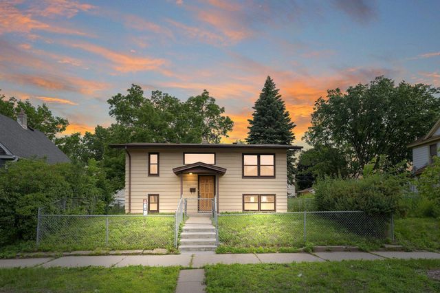 905 Fuller Avenue, Saint Paul, MN 55104