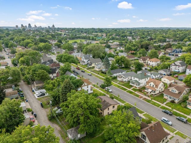905 Fuller Avenue, Saint Paul, MN 55104