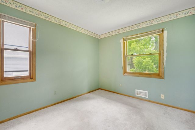 905 Fuller Avenue, Saint Paul, MN 55104