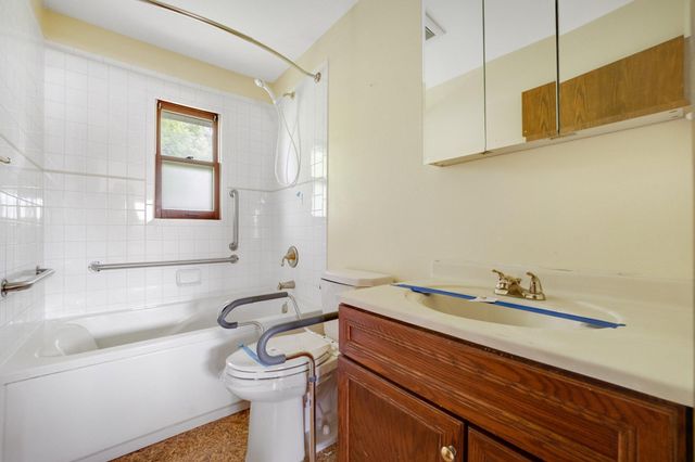 905 Fuller Avenue, Saint Paul, MN 55104
