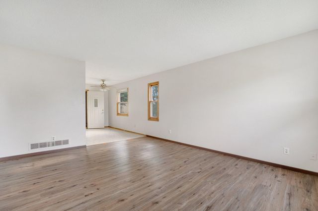905 Fuller Avenue, Saint Paul, MN 55104
