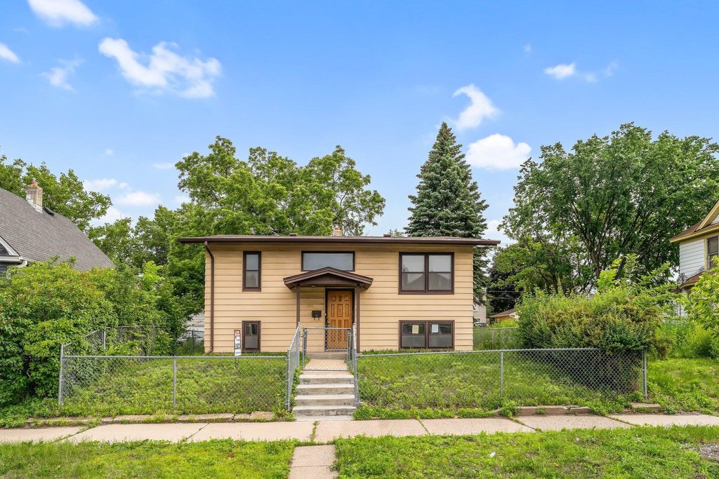 905 Fuller Avenue, Saint Paul, MN 55104