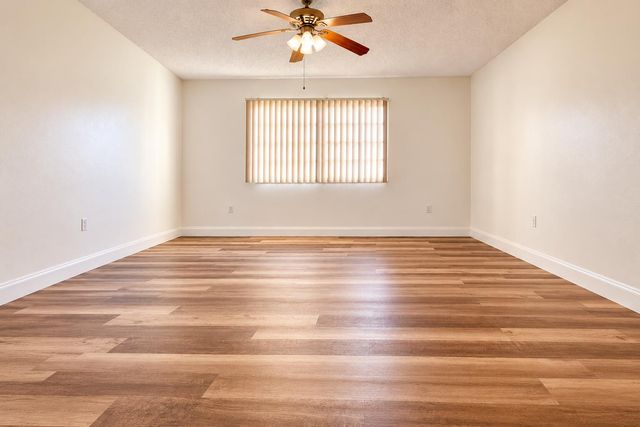 5021 Wiles Road Apt 301, Coconut Creek, FL 33073
