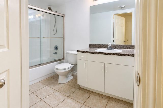 5021 Wiles Road Apt 301, Coconut Creek, FL 33073
