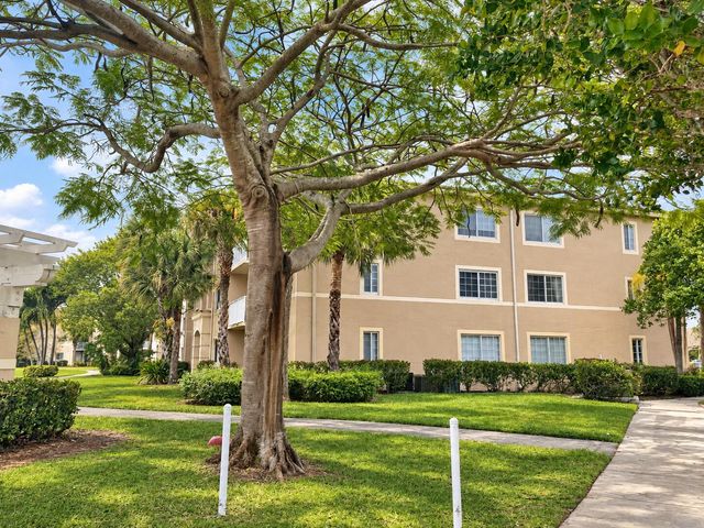 5021 Wiles Road Apt 301, Coconut Creek, FL 33073