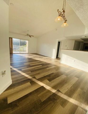 5021 Wiles Road Apt 301, Coconut Creek, FL 33073
