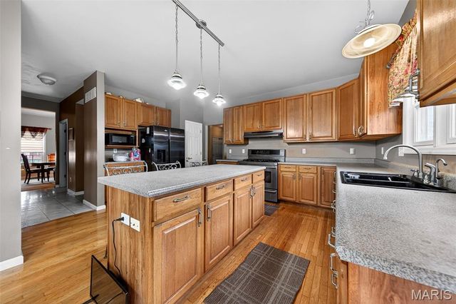 1202 Highland Circle Drive, Wentzville, MO 63385