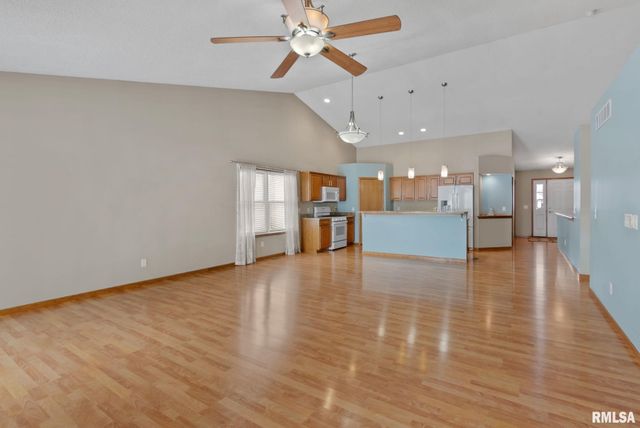 6112 34TH Avenue A Court, Moline, IL 61265