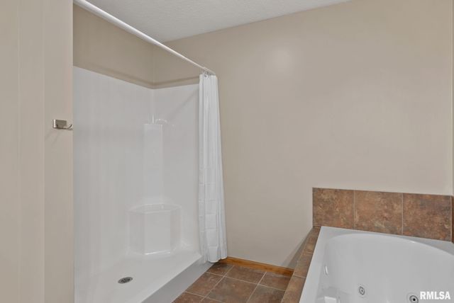 6112 34TH Avenue A Court, Moline, IL 61265