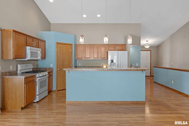 6112 34TH Avenue A Court, Moline, IL 61265