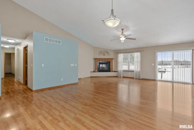 6112 34TH Avenue A Court, Moline, IL 61265