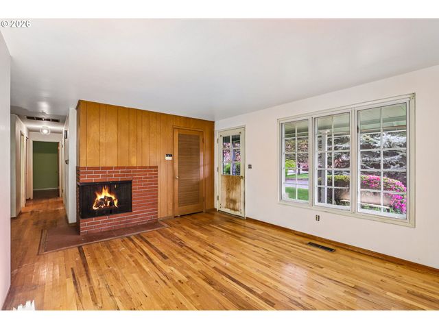 1545 Nw 5TH St, Gresham, OR 97030