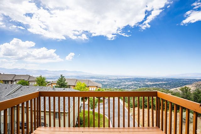 2011 E STONELEIGH DR, Draper, UT 84020