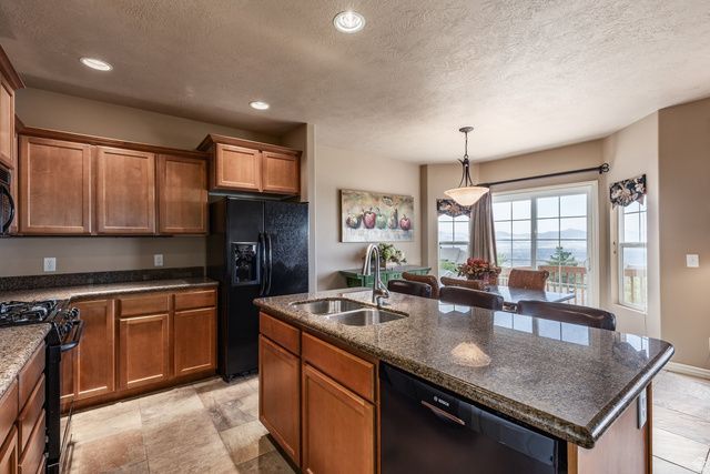 2011 E STONELEIGH DR, Draper, UT 84020