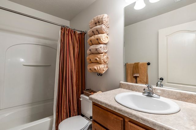 2011 E STONELEIGH DR, Draper, UT 84020