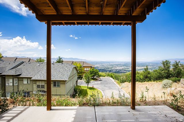 2011 E STONELEIGH DR, Draper, UT 84020