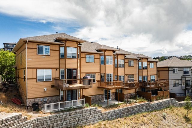 2011 E STONELEIGH DR, Draper, UT 84020