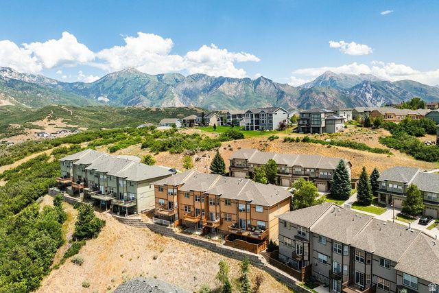 2011 E STONELEIGH DR, Draper, UT 84020