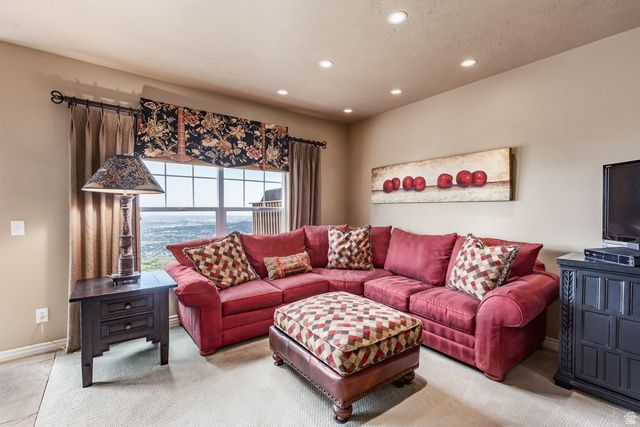 2011 E STONELEIGH DR, Draper, UT 84020