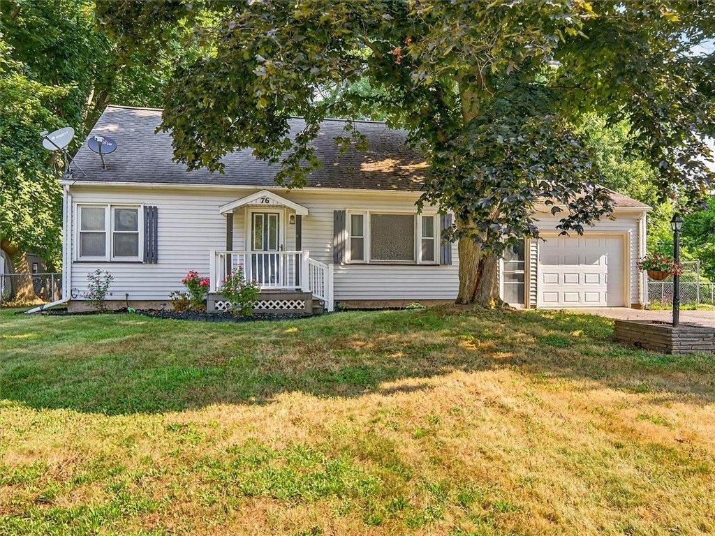 76 Helmar Drive, Ogden, NY 14559