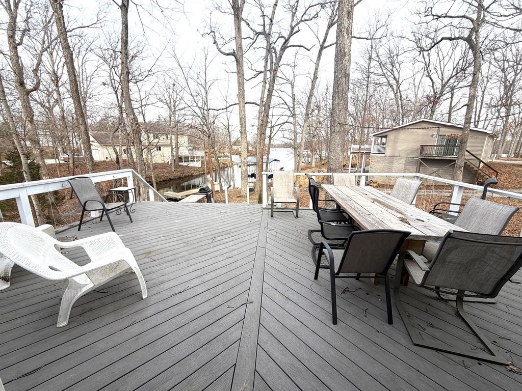 Image 4 of property listing at 2235 Chesapeake Lane, Centralia, IL 62801