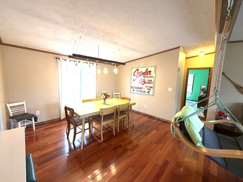 Image 9 of property listing at 2235 Chesapeake Lane, Centralia, IL 62801