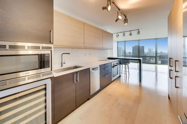 2 E Erie Street 3005, Chicago, IL 60611