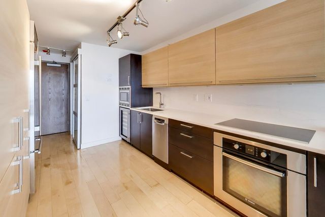 2 E Erie Street 3005, Chicago, IL 60611
