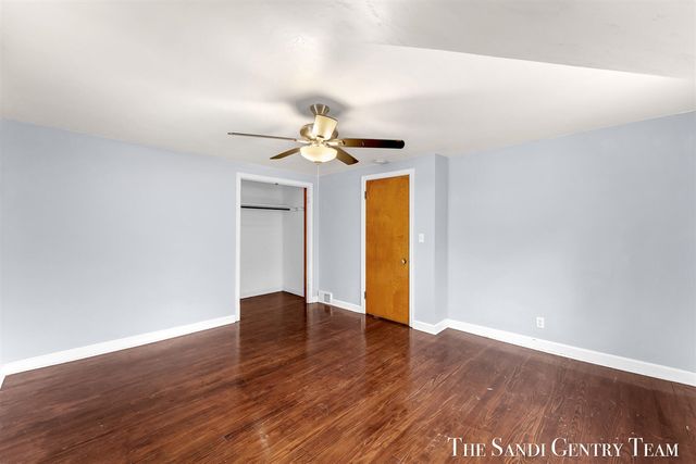 15008 Lakeshore Drive, Grand Haven, MI 49417