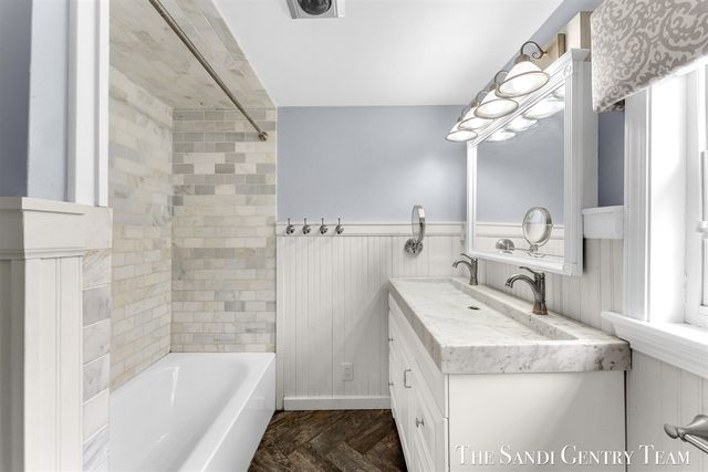 15008 Lakeshore Drive, Grand Haven, MI 49417