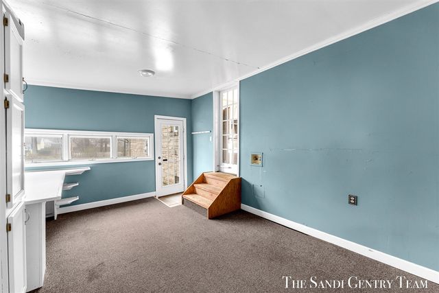 15008 Lakeshore Drive, Grand Haven, MI 49417