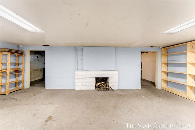 15008 Lakeshore Drive, Grand Haven, MI 49417