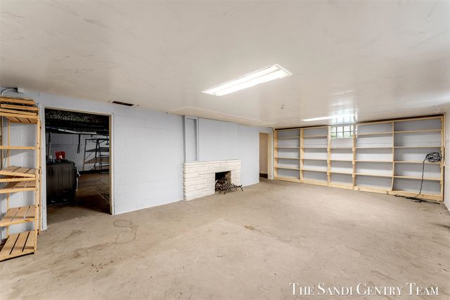 15008 Lakeshore Drive, Grand Haven, MI 49417