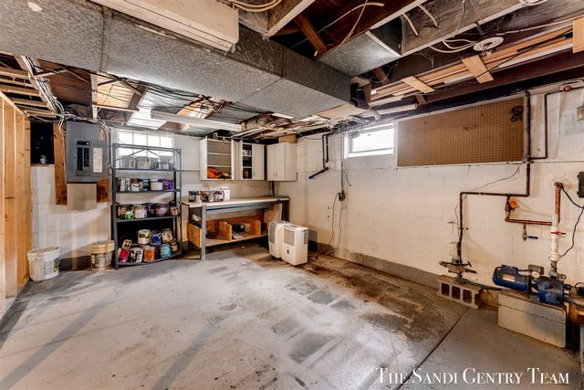 15008 Lakeshore Drive, Grand Haven, MI 49417