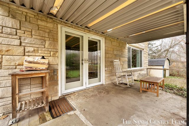 15008 Lakeshore Drive, Grand Haven, MI 49417