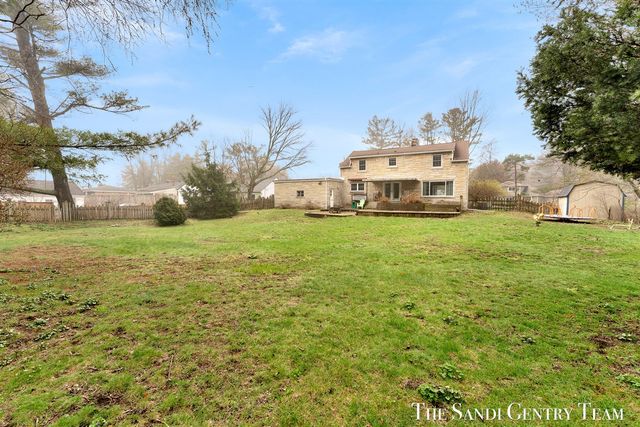 15008 Lakeshore Drive, Grand Haven, MI 49417