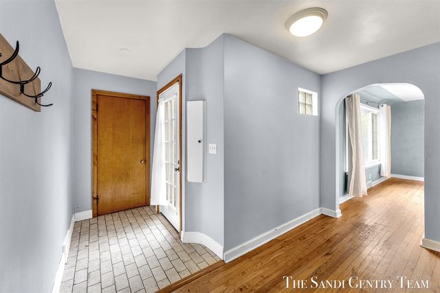 15008 Lakeshore Drive, Grand Haven, MI 49417
