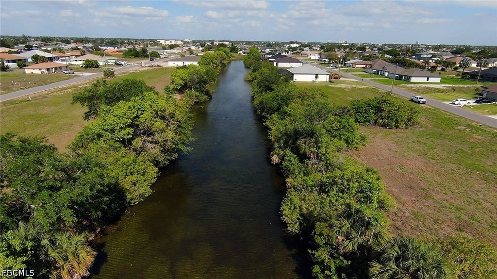 1105 NE 15th TER, Cape Coral, FL 33909