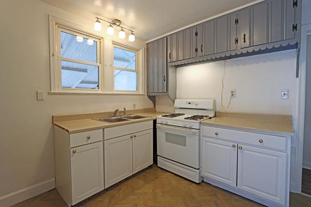 1723 S Champion Avenue, Columbus, OH 43207