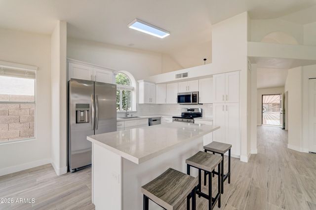 7664 W REDFIELD Road, Peoria, AZ 85381