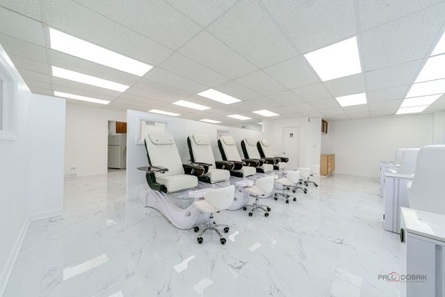 1702 Washington Street 101, Waukegan, IL 60085