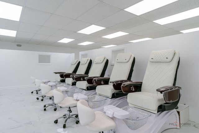 1702 Washington Street 101, Waukegan, IL 60085