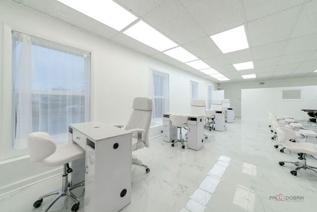 1702 Washington Street 101, Waukegan, IL 60085