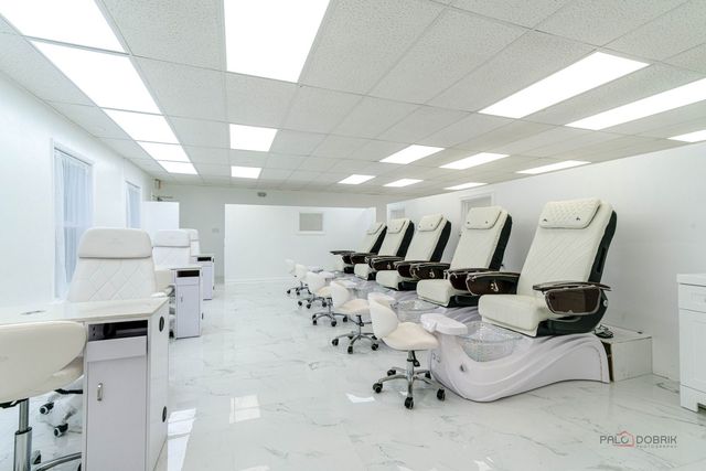 1702 Washington Street 101, Waukegan, IL 60085