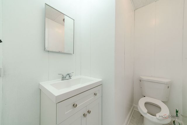 1702 Washington Street 101, Waukegan, IL 60085