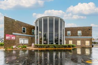 1702 Washington Street 101, Waukegan, IL 60085