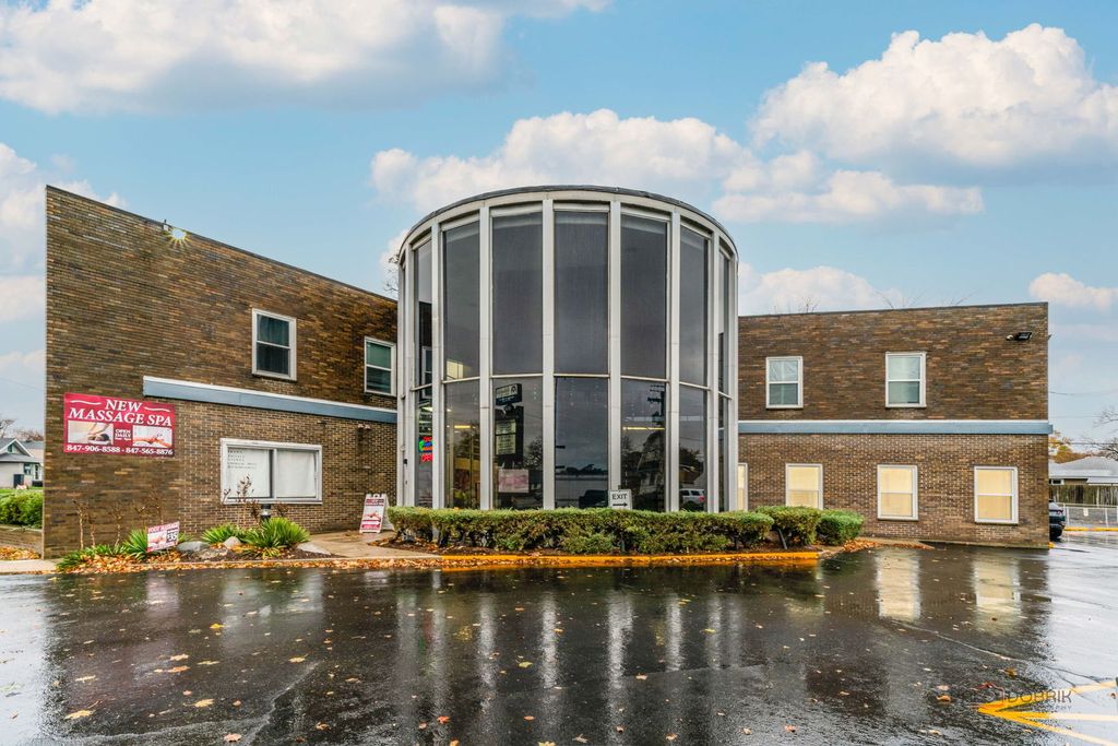 1702 Washington Street 101, Waukegan, IL 60085