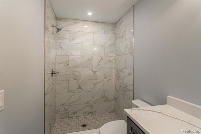 11306 Woodruff Lake, Brighton, MI 48116